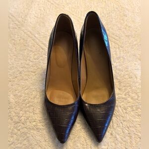 Nine West Faux brown snake heels size 9.